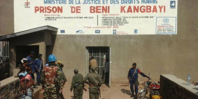 RDC – Plus de 1000 détenus de Beni-Kangbayi en fuite : Les Forces vives exigent le procès contre les militaires commis à la garde qui sont aux arrêts