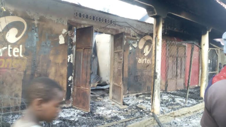 RDC – Beni : 4 morts, des disparus, des maisons pillées et incendiées dans une nouvelle attaque attribuée aux ADF près de Mutwanga