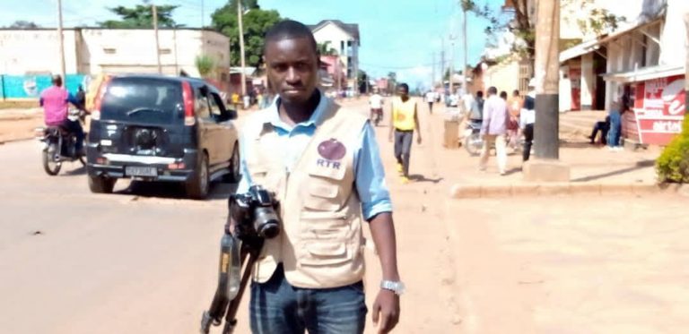 RDC : Un journaliste rend hommage à ses pairs de l’Est en proie aux violences